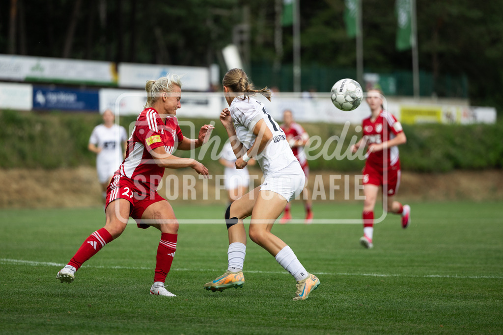Fußball I Frauen I Testspiel I SpVg Aurich - DJK Arminia Ibbenbüren I 15283 | realhellocedii - Realisiert mit Pictrs.com