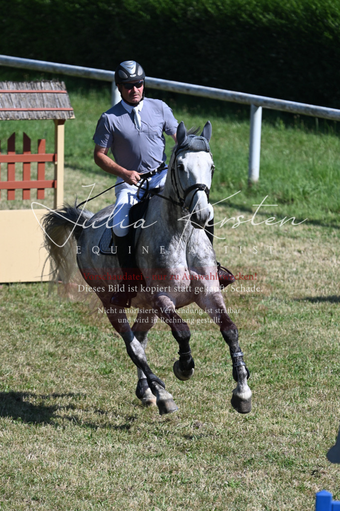 DSC_1961 | Pferde- und Turnierfotografie in Westsachsen. Pferdeportraits, Auftragszeichnungen und intuitive Kunst.