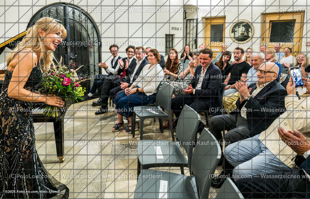 _ALP2709_Empfang_Angatscheva-Klavier | XLI. CHOPIN-Festival, Do 14. Aug. 2025, Empfang nach dem PRÄLUDIUM im Dom des Erlauftales im Rathaus Scheibbs und Auftritt von Klaviersolistin Donka ANGATSCHEVA in der Rathausaula vor  Ehrengästen und Künstlern.