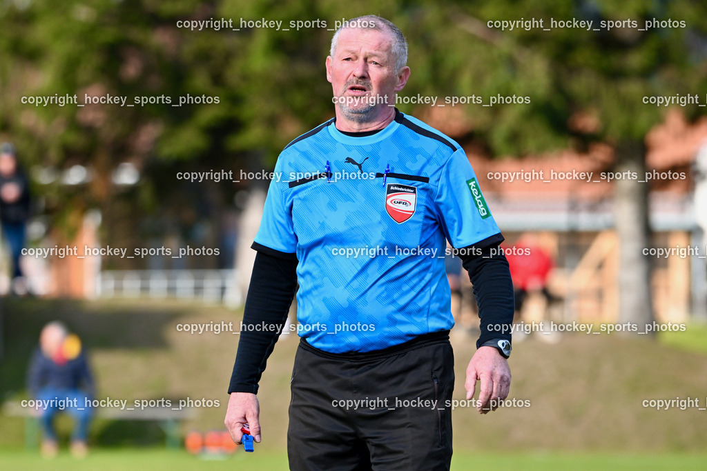 FC ASKÖ Gmünd vs. SV Rapid Lienz | Karl Krenn Referee, FC ASKÖ Gmünd vs. SV Rapid Lienz, FC ASKÖ Gmünd vs. SV Rapid Lienz am 09.11.2025 in Ferlach (Ballspielhalle Ferlach), Austria, (Photo by Bernd Stefan)