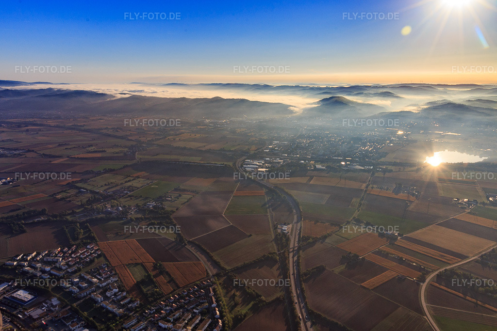 Luftbild: Aussicht bis zum Odenwald in Weinheim im Bundesland Baden-Württemberg in Deutschland. Foto: IMG_110916.jpg vom 08.09.2018 durch Werner Riehm/FLY-FOTO.de