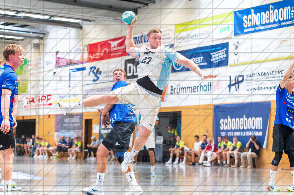 IHC 2026 - VfL Gummersbach vs. Mors-Thy Håndbold | Kristjan Horžen (VfL Gummersbach #27); IHC 2026 - VfL Gummersbach vs. Mors-Thy Håndbold am 09.08.26 in Sporthalle KGS, Schneverdingen - Realisiert mit Pictrs.com