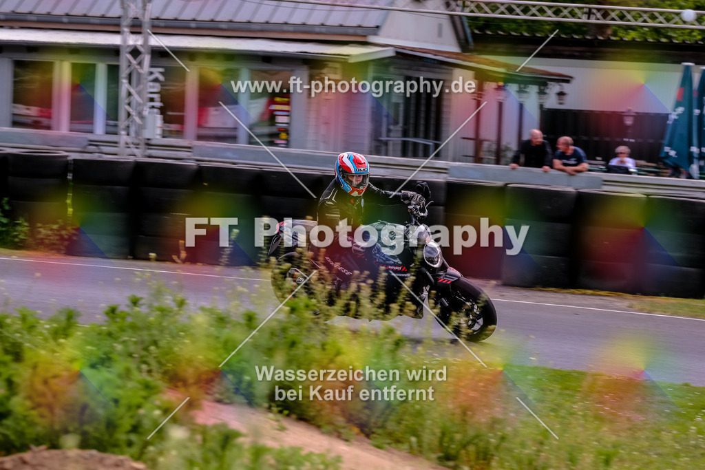 MotoTeamVBK-20997 | Hier findet Ihr Bilder von Touristenfahrten auf der Nürburgring Nordschleife oder von anderen Veranstaltungen die ich besucht habe. Viel Spass beim Durch Schauen 