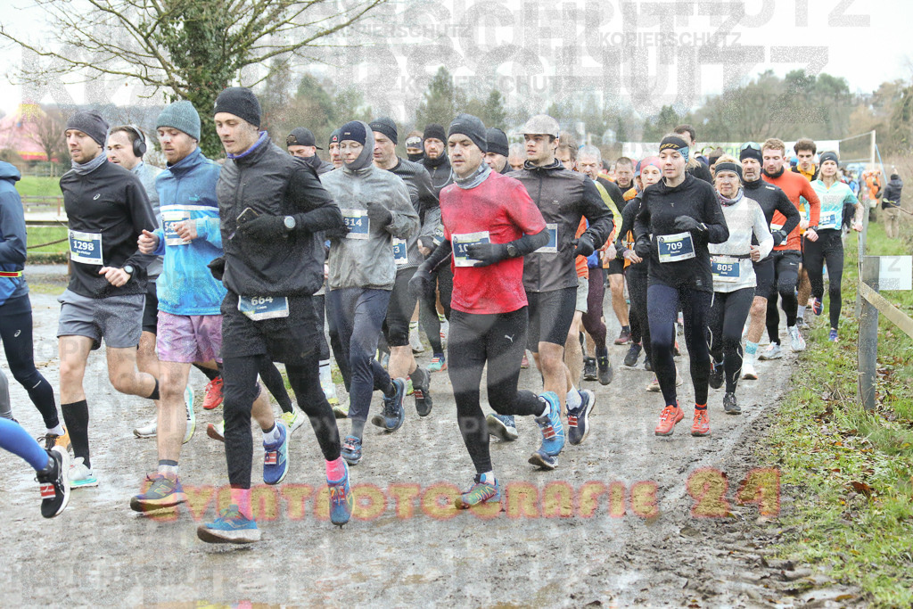 241208_0926_EX1_3704 | Sportfotografie im Rhein-Sieg Kreis, Köln, Bonn, NRW, Rheinland Pfalz, Hessen, etc. Unser Tätigkeitsfeld umfasst den Laufsport vom Volkslauf über den Marathon, Duathlon, Triathon bis zum Ultralauf wie Kölnpfad Ultra oder Schindertrail.