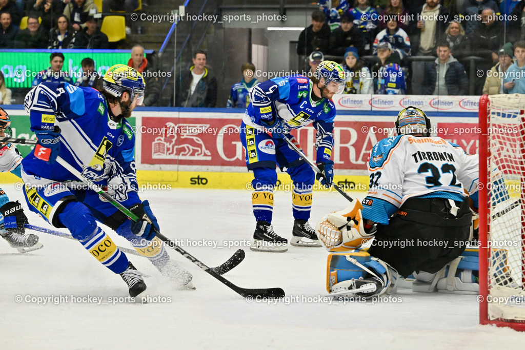 EC IDM Wärmepumpen VSV vs. STEINBACH BLACK WINGS LINZ  | #32 Tirronen Rasmus BLACK WINGS LINZ, #8 Rebernig Maximilian EC VSV, #9 RAUCHENWALD Alexander EC VSV, EC IDM Wärmepumpen VSV vs. STEINBACH BLACK WINGS LINZ , EC IDM Wärmepumpen VSV vs. STEINBACH BLACK WINGS LINZ  am 28.01.2025 in Villach (Stadthalle Villach), Austria, (Photo by Bernd Stefan)