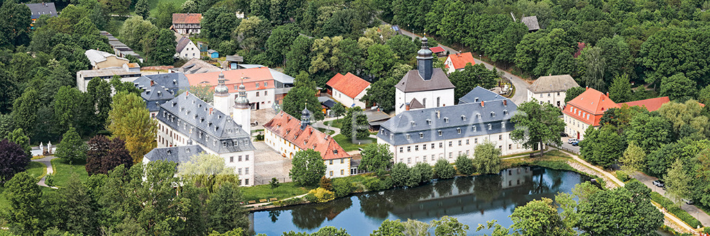 Blankenhain-Panorama_0104_D | Luftaufnahme des Landwirtschaftsmuseums Schloss Blankenhain in der Nähe von Crimmitschau - Realisiert mit Pictrs.com
