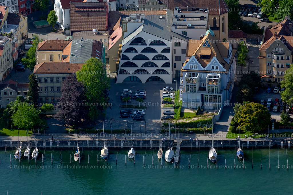 4028234 | LINDAU (BODENSEE) 17.05.2020 Segelhafen im Altstadtbereich von Lindau am Bodensee im Bundesland Bayern, Deutschland. // Island area Lindau with the village center in Lindau (Bodensee) in the state Bavaria, Germany. Foto: Gerhard Launer