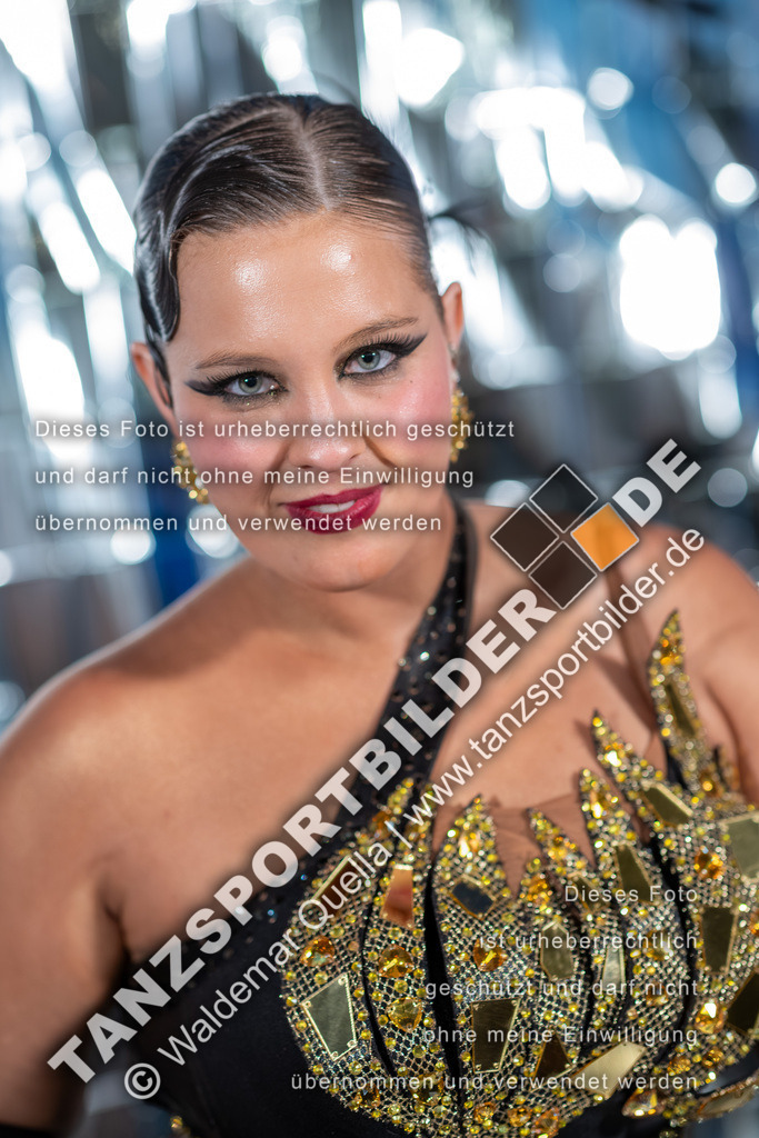 20260322-13769 | Hier finden Sie Tanz Bilder vom Latein und Standard Formationen tanzen. Sportbilder vom Tanzsport. Schöne Fotos und von Weltmeisterschaft, Europameisterschaft, Bundesliga, Regionalliga, Oberliga und Landesliga sowie von GOC Stuttgart, DanceComp, WM Bremen