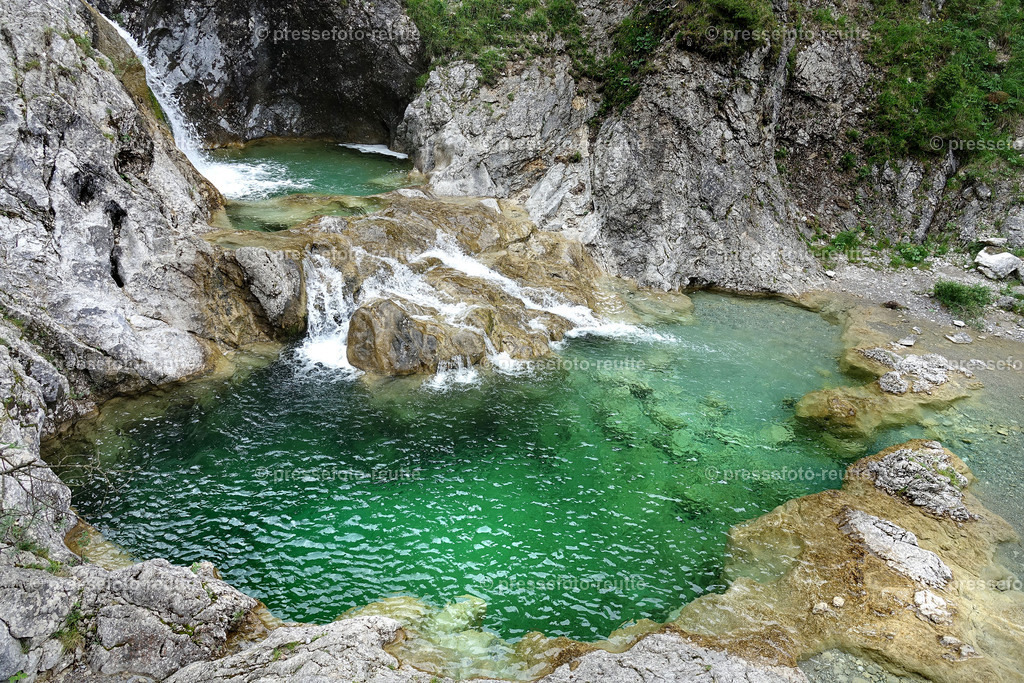 welltvi-2019-Juli09--Stuibenfaelle-Planseeabfluss-Reutte-DSD03359 | Info aus dem Bezirk Reutte/Ausserfern Tirol sowie eine umfangreiche Bilddatenbank über die gesamte Region: Lechtal, Talkessel Reutte, Tannheimertal, Zwischentoren. Lech, Plansee, Zugspitze, Grenztunnel, B179, Fernpassstraße, Verkehr, Lawinen, Tradition, - Realisiert mit Pictrs.com