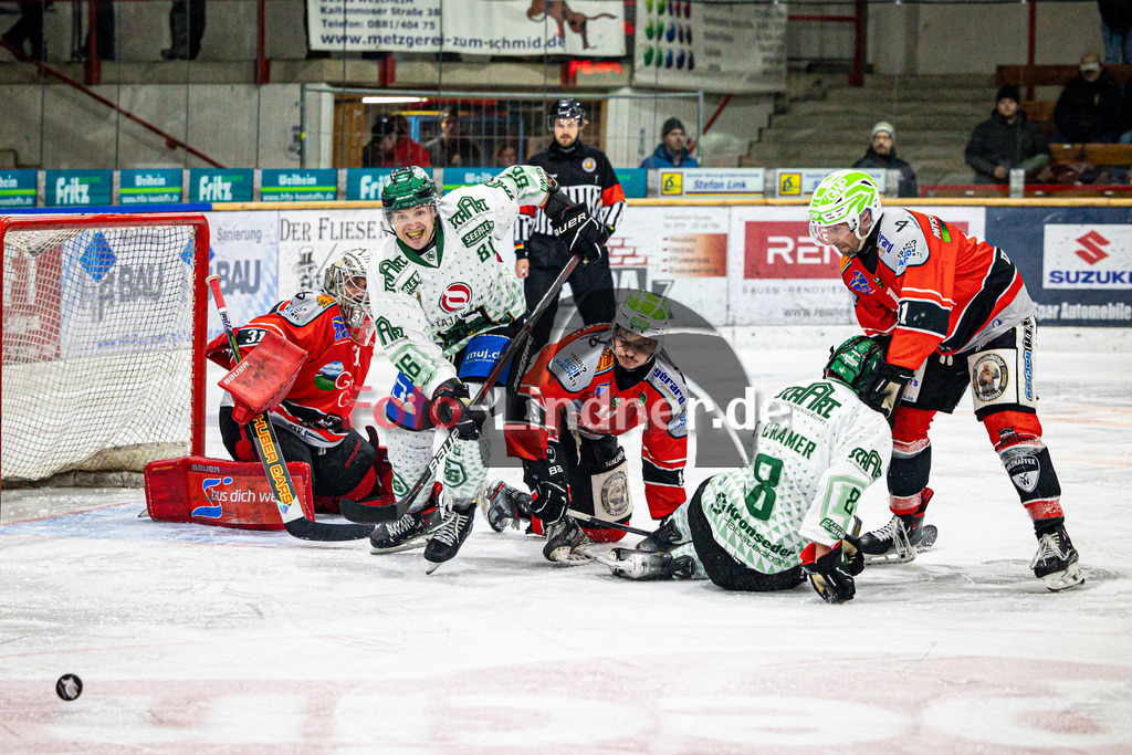 TSV Peißenberg MINERS gegen TSV Erding GLADIATORS | Eishockey Bayernliga Herren Vorrunde 2024/25, TSV Peißenberg MINERS gegen TSV Erding GLADIATORS, 20250119,Marco DEUBLER (GLADIATORS 86) in Aktion,2025-01-19 in Peißenberg (Eisstadion Peißenberg)Marco DEUBLER (GLADIATORS 86)Copyright: WolfgangxLindner foto-lindner.de