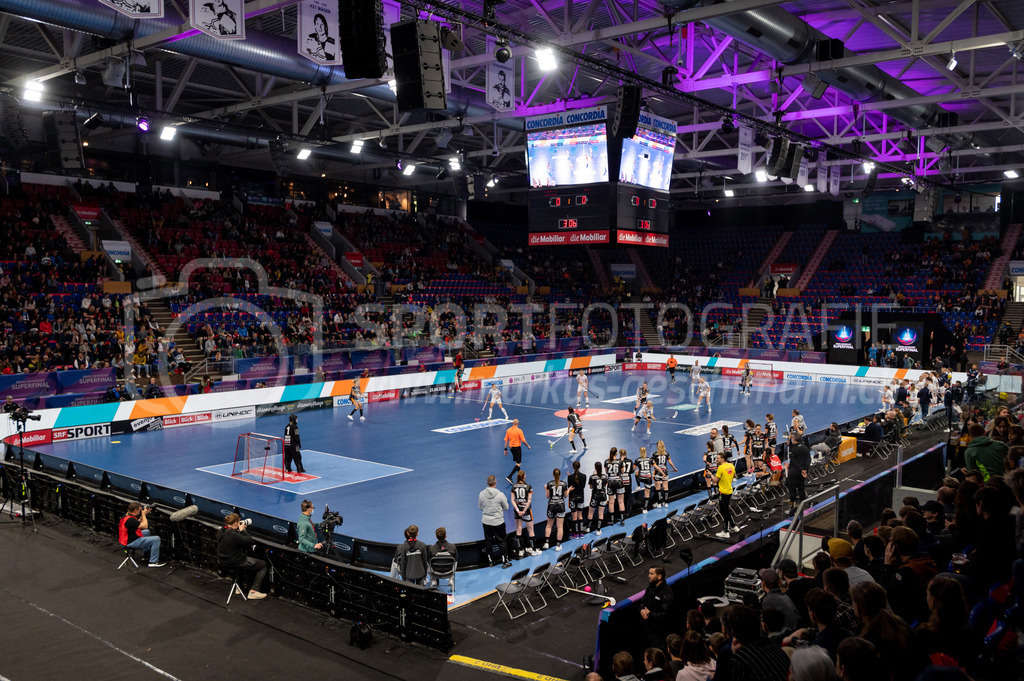 Piranha Chur vs Kloten-Dietlikon Jets - 23. April 2022 | Piranha Chur vs Kloten-Dietlikon Jets
Stimo Arena, Kloten
Das Spielfeld in der Stimo Arena.
Bild: Sportfotografie Markus Aeschimann | www.markus-aeschimann.ch - Realisiert mit Pictrs.com