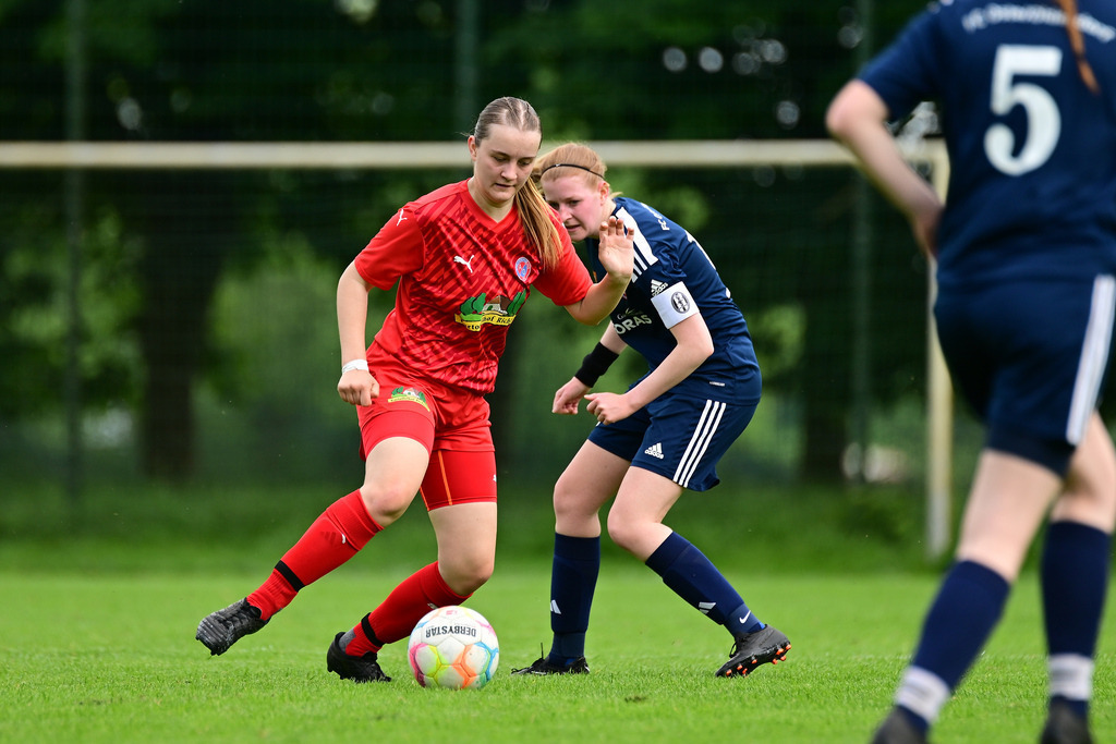 Fußball I Frauen I Saison 2024-2025 I Kreisliga I 17. Spieltag I SV Ahlerstedt-Ottendorf III - FC Oste-Oldendorf II | Der Sportfotograf. - Realisiert mit Pictrs.com