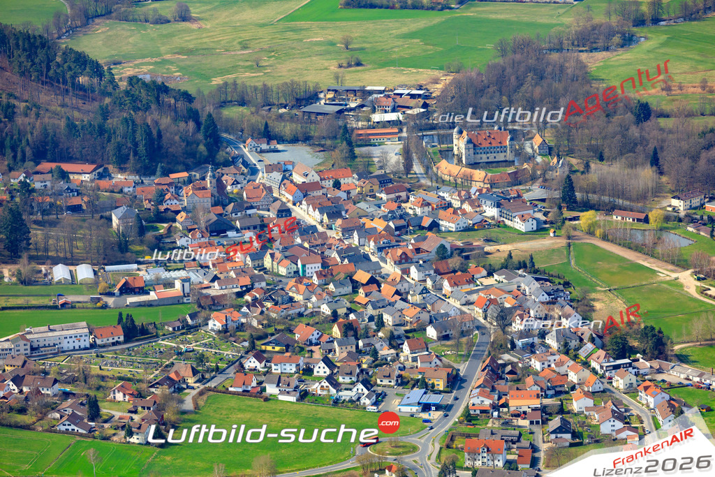 Die Luftbildaufnahme Mitwitz -  wurde 2019 mittels Flugzeug (keine Drohne) erstellt. Perfekte Schärfe und Druck- Ergebnisse- Garantiert!
