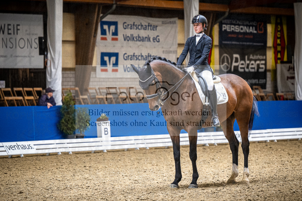 DOS_3631 | Entdecke hochwertige Reitturnierfotos von Foto Oger. Professionell, emotional und authentisch – jetzt Lieblingsmomente im Shop bestellen.Deutschlandweite Turnierfotografie. - Realisiert mit Pictrs.com
