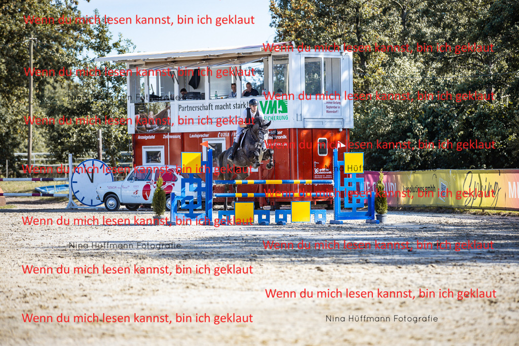 BK1A5885 | Turnierbilder Turnierfotos Nina Hüffmann Turnierfotografie Pferdefotografie Tierzeichnung Haustierzeichnung Pferdezeichnung Hundezeichnung Videograf  - Realisiert mit Pictrs.com