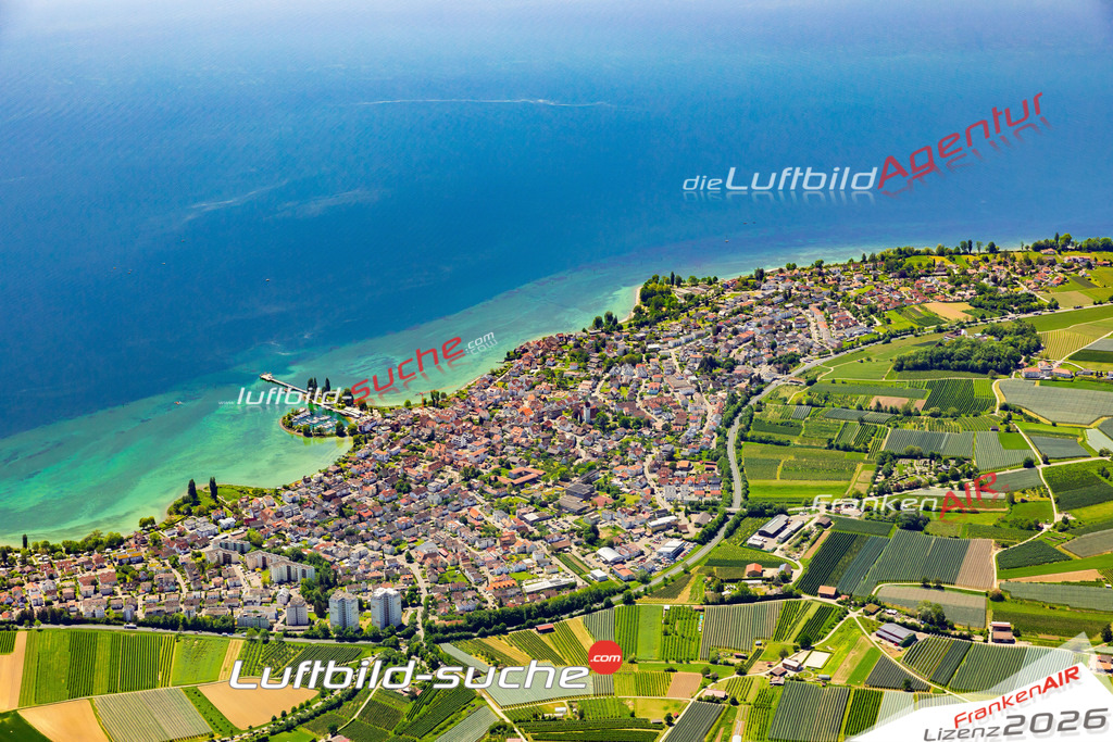 Das Luftbild zeigt :  Immenstaad am Bodensee - Die Luftaufnahme wurde 2024 vom UL-Flugzeug aus erstellt ( keine Drohne ) - Hochauflösende Luftaufnahme - Für grossformatige Ausdrucke geeignet. Die Geschenkidee !Mit Lizenz und Bildrechte bestellbar
