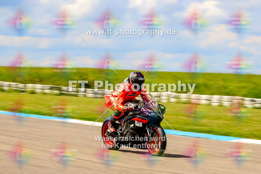 MotoTeam-0621 | Hier findet Ihr Bilder von Touristenfahrten auf der Nürburgring Nordschleife oder von anderen Veranstaltungen die ich besucht habe. Viel Spass beim Durch Schauen 