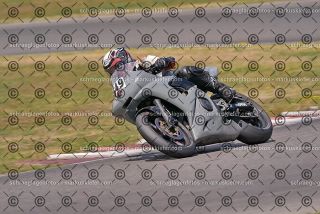 26bt05-1906 | markuskiefer.com - Realisiert mit Pictrs.com