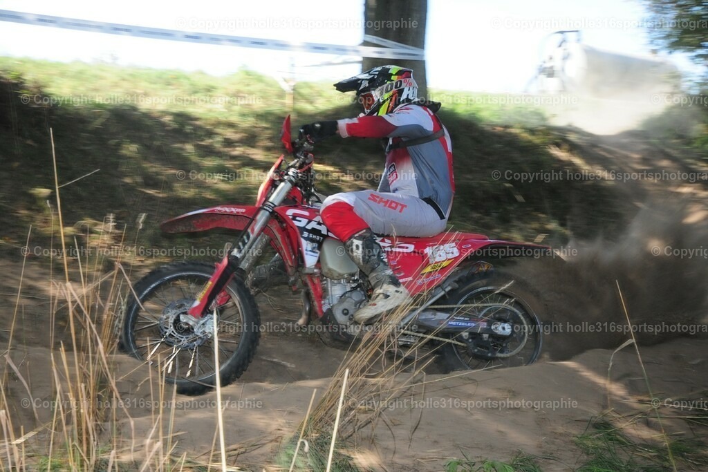 DSC_5716 | Sportfotografie , Motorsport, Motoross, Reitsport, Mointainbike, Enduro,
Landschaft , Outdoor, Eventfotografie, Landschaft, Bilder online bestellen - Realisiert mit Pictrs.com