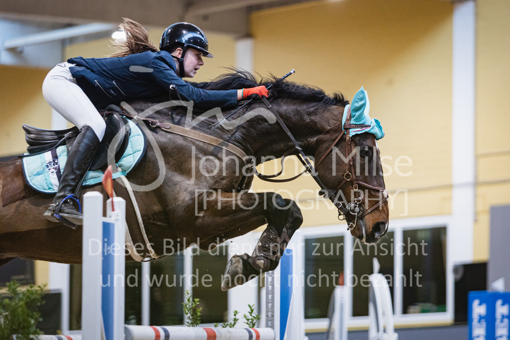 221112_Warstein_L-Spr-239 | Deine schönsten Turniermomente als professionelle Fotos! Entdecke hochwertige Pferdesport-Fotografie im Online-Shop. Jetzt Fotos finden & bestellen!