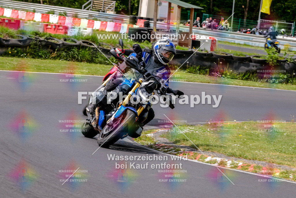 MotoTeamVBK-20969 | Hier findet Ihr Bilder von Touristenfahrten auf der Nürburgring Nordschleife oder von anderen Veranstaltungen die ich besucht habe. Viel Spass beim Durch Schauen 