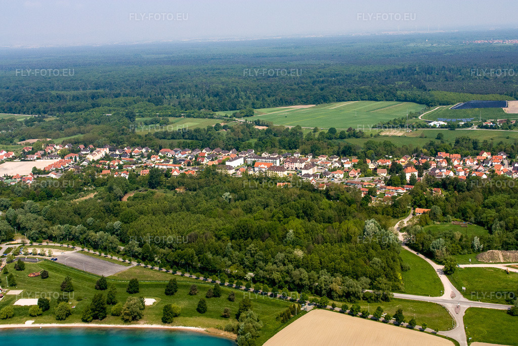 Vue aérienne: Gravière à le quartier Neulauterburg in Lauterbourg dans le département Bas Rhin, France – .Photo: IMG_18151.jpg prise le 03/05/2009 par Werner Riehm/FLY-FOTO.eu – Résolution de l'original: 4272 x 2848 px