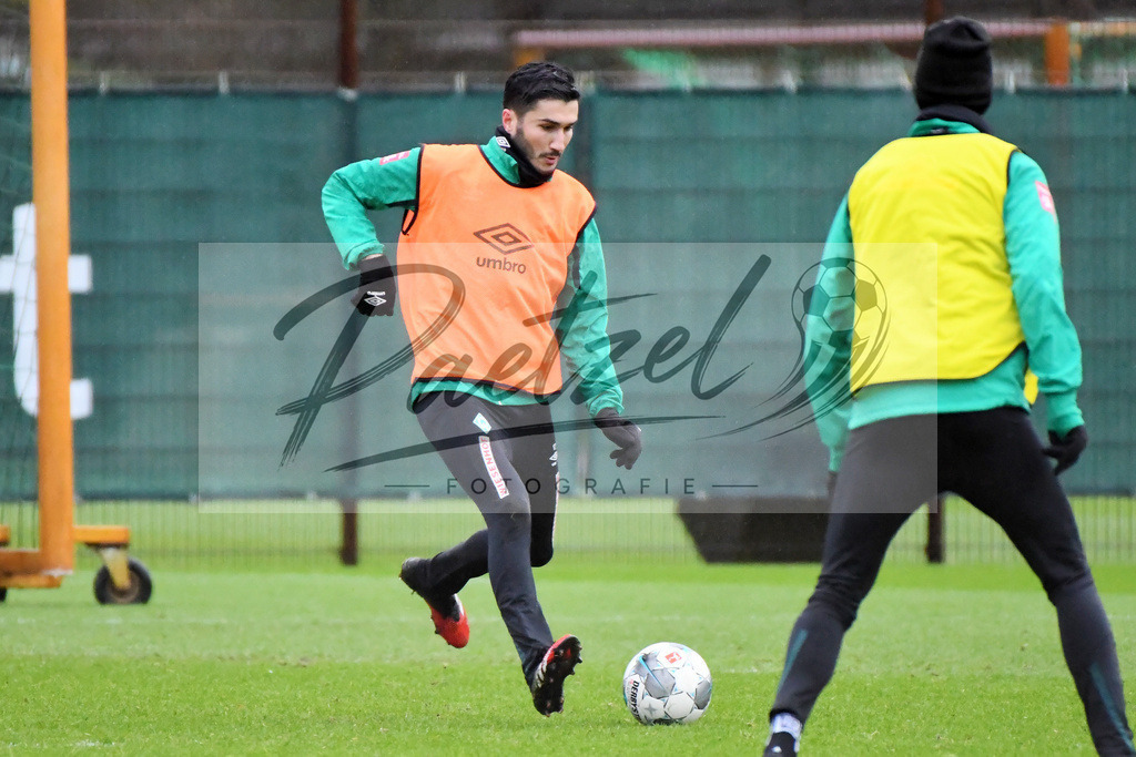 20200129_TRASVW_0044 | Fußball, Herren: Nuri Sahin (SV Werder Bremen) in Aktion, am Ball, Einzelaktion beim Training des SV Werder Bremen am 29.01.2020 im wohninvest Weserstadion in Bremen, Deutschland.(Foto von Nico Paetzel) - Realisiert mit Pictrs.com