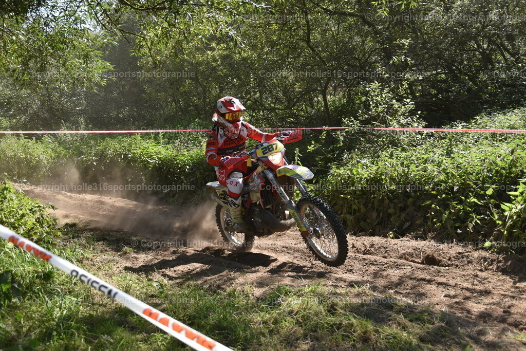 DSC_0256 | Sportfotografie , Motorsport, Motoross, Reitsport, Mointainbike, Enduro,
Landschaft , Outdoor, Eventfotografie, Landschaft, Bilder online bestellen - Realisiert mit Pictrs.com