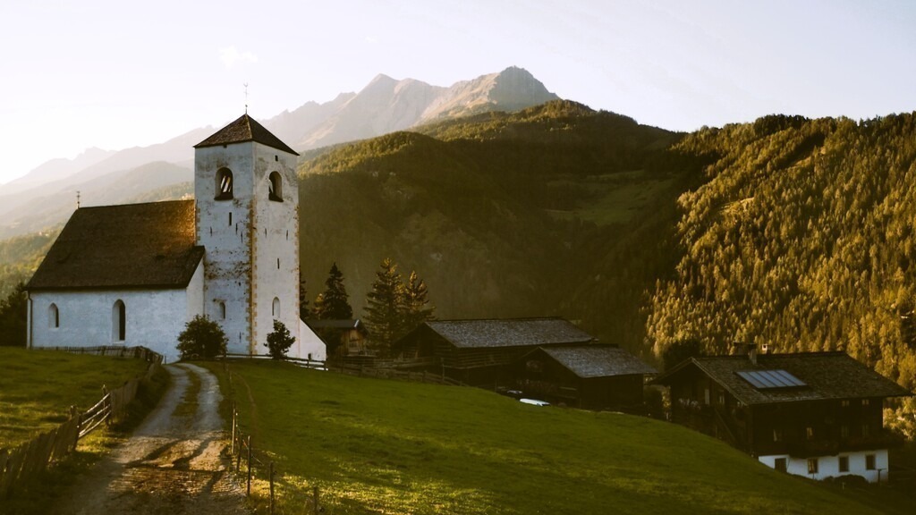 Kraftplatz in Osttirol | Künstler/in Member of AKM/austromechana. Troubadour. 2026 a fascinating journey began with Tatjana my AI muse✨ METISSIREN set sails and left the harbor ⛵