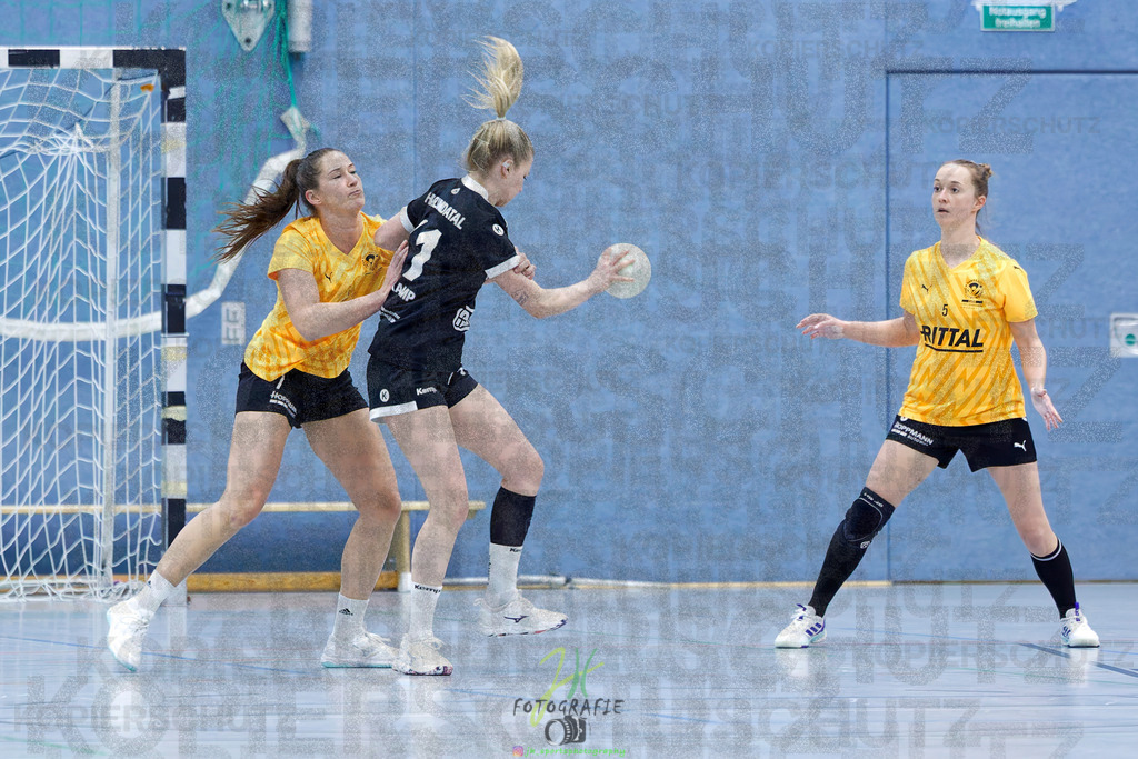 Handball Frauen Oberliga Mitte, HSG Eibelshausen/Ewersbach - HSG Lumdatal | Handball Frauen Oberliga Mitte, HSG Eibelshausen/Ewersbach - HSG Lumdatal am 21.02.2026 in Dietzhölztal-Steinbrücken (Sporthalle am Hammerweiher)Photo © 2026 - Jörg Heinrich - Realisiert mit Pictrs.com