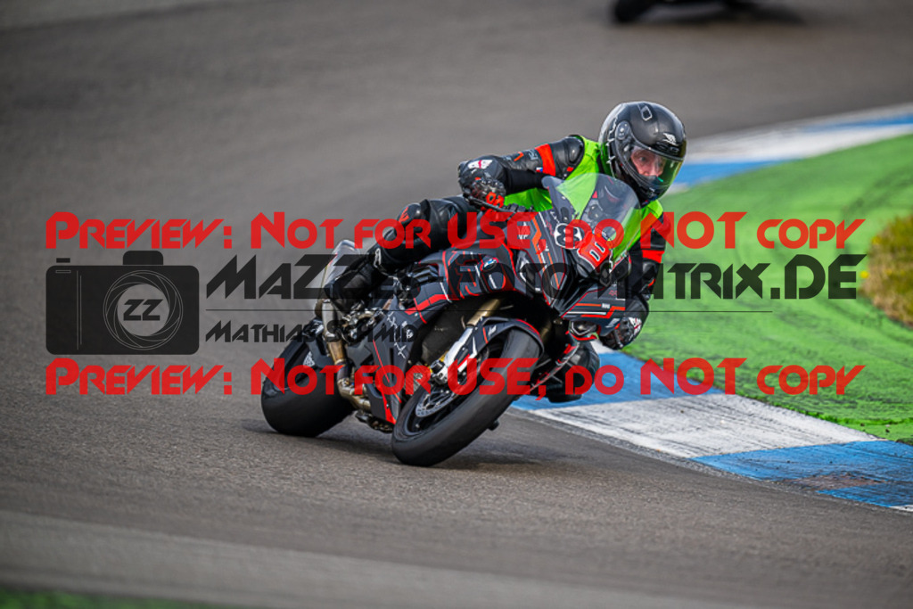 MaZZes_FotoMatrix_230410_4999 | INST