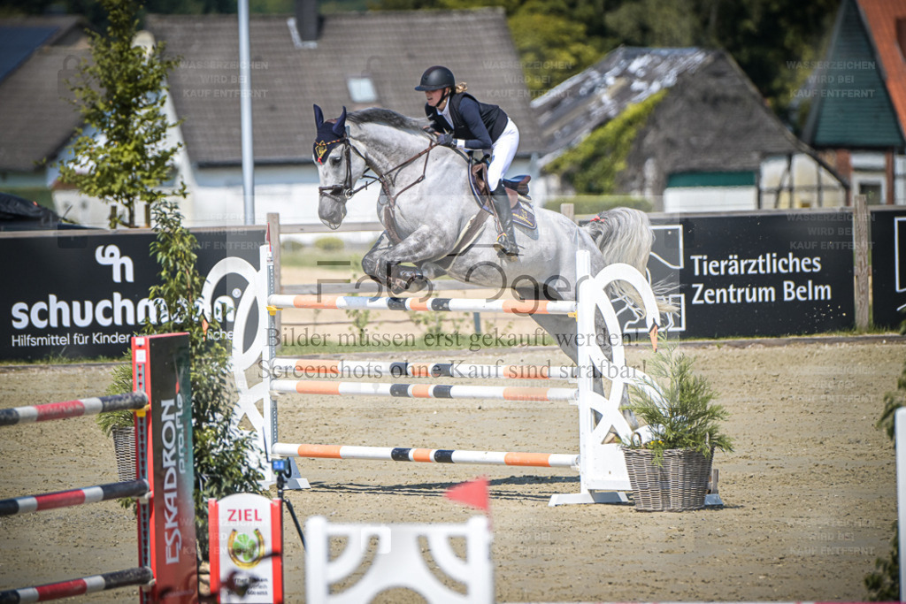 DOS_2221 | Entdecke hochwertige Reitturnierfotos von Foto Oger. Professionell, emotional und authentisch – jetzt Lieblingsmomente im Shop bestellen. - Realisiert mit Pictrs.com