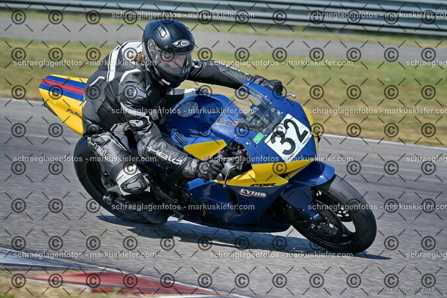 25bt04-0508 | markuskiefer.com - Realisiert mit Pictrs.com