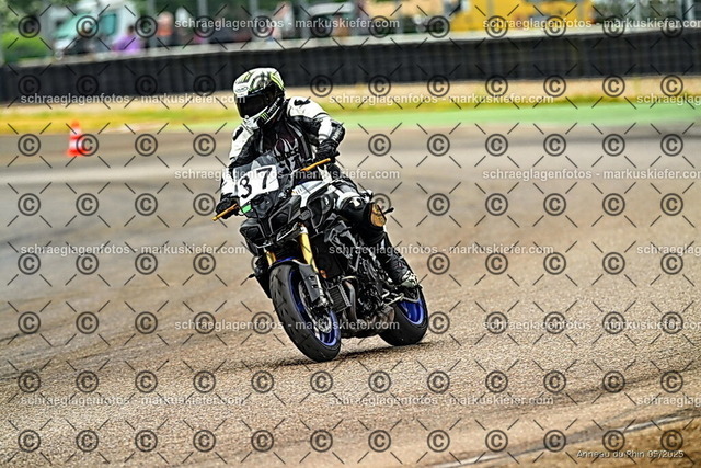 25bt02-0063 | markuskiefer.com - Realisiert mit Pictrs.com