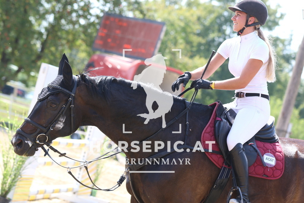 7V2A4671 | Willkommen bei Brunnmayr - Design & Fotografie – Ihrem Spezialisten für Reitturniere und Pferdeveranstaltungen in Oberösterreich, Salzburg und Bayern! Seit über 17 Jahren sind wir leidenschaftlich dabei.