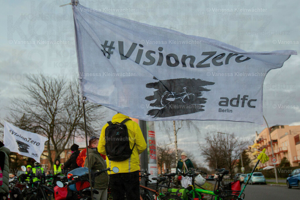 230115_Geisterrad_Spandau-1 | Vanessa Kleinwächter - Realisiert mit Pictrs.com
