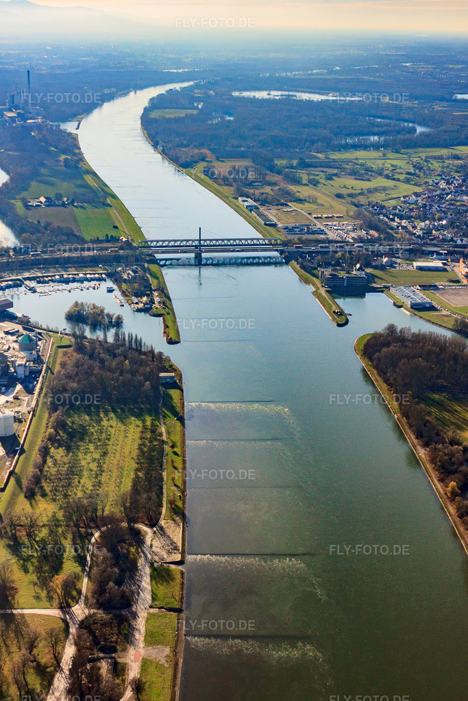 Luftbild: Fluß - Brückenbauwerke über den Rhein von Karlsruhe nach Wörth am Rhein im Ortsteil Knielingen in Karlsruhe im Bundesland Baden-Württemberg in Deutschland. Foto: IMG_23204.jpg vom 02.12.2009 durch Werner Riehm/FLY-FOTO.de