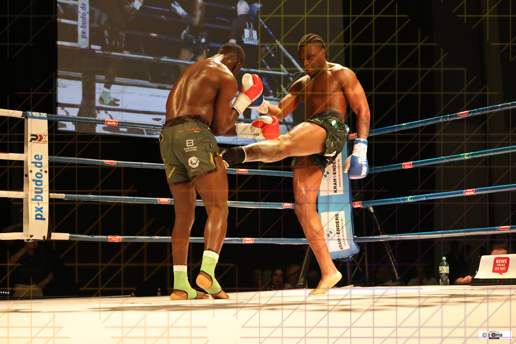 Finale Akingbade vs Kombou 25.04.2026 tomafocus Tb00137 | professionelle Sport- und Eventfotografie von Tomafocus – dynamische Bilder, emotionale Momente und hochwertige Aufnahmen für jeden Anlass. - Realisiert mit Pictrs.com