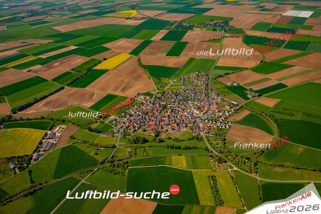 Das Luftbild zeigt :  Prosselsheim - Die Luftaufnahme wurde 2024 vom UL-Flugzeug aus erstellt ( keine Drohne ) - Hochauflösende Luftaufnahme - Für grossformatige Ausdrucke geeignet. Die Geschenkidee !Mit Lizenz und Bildrechte bestellbar