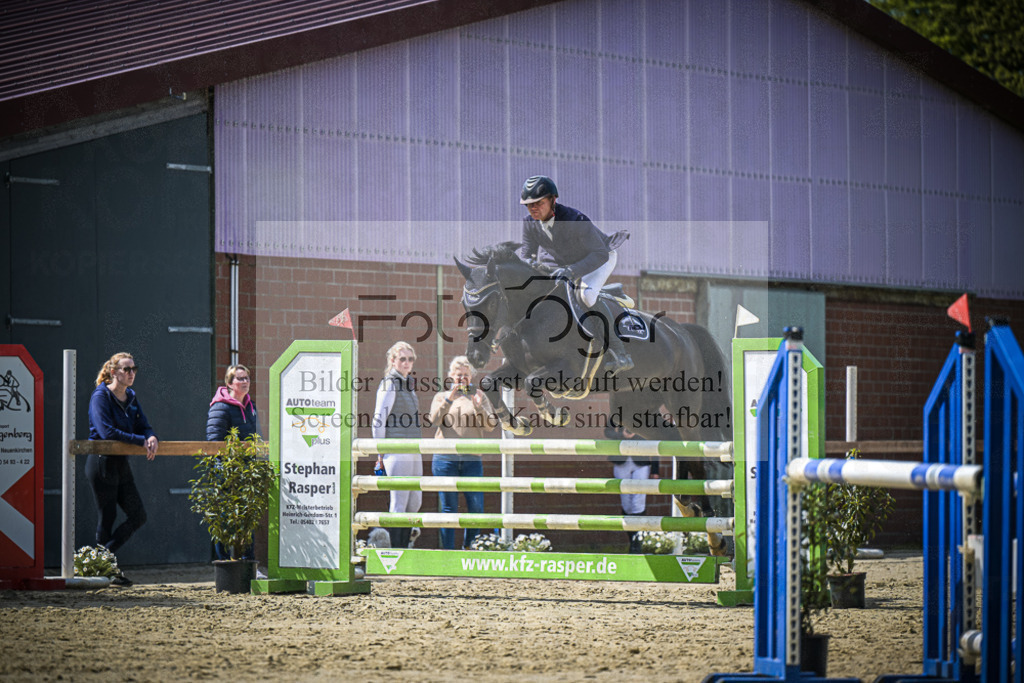 DOS_8699 | Entdecke hochwertige Reitturnierfotos von Foto Oger. Professionell, emotional und authentisch – jetzt Lieblingsmomente im Shop bestellen.Deutschlandweite Turnierfotografie. - Realisiert mit Pictrs.com