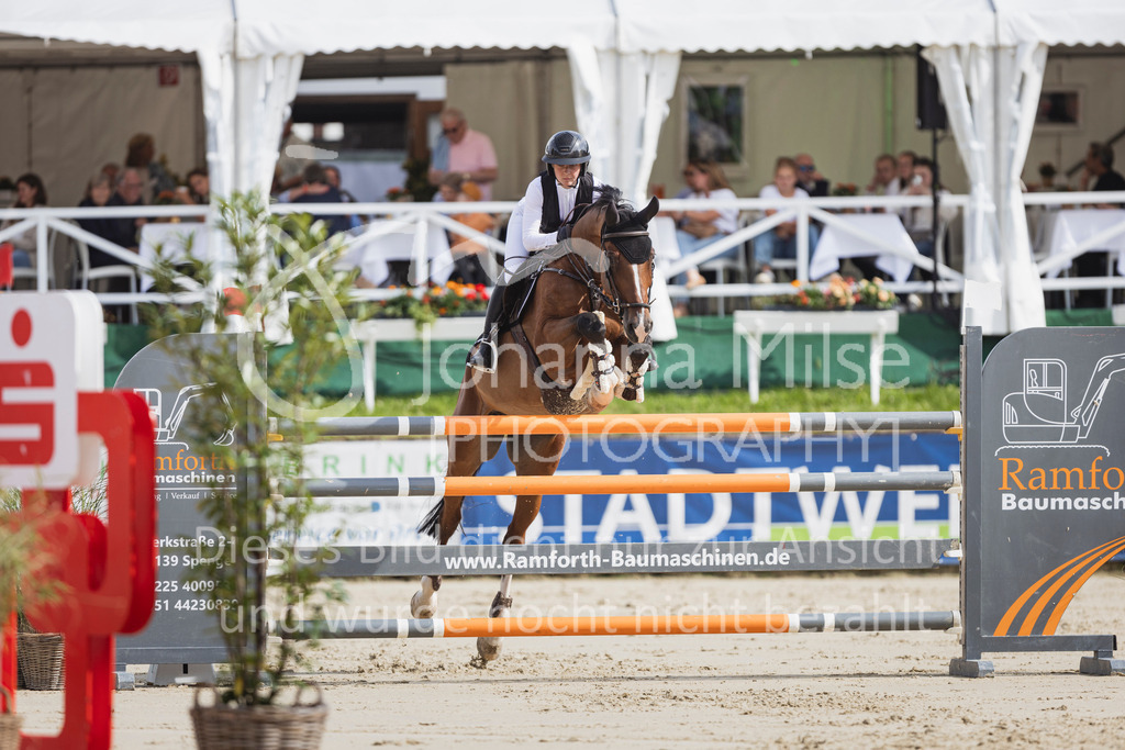 250711_BHO_2Ph-M2-2-822 | Deine schönsten Turniermomente als professionelle Fotos! Entdecke hochwertige Pferdesport-Fotografie im Online-Shop. Jetzt Fotos finden & bestellen!