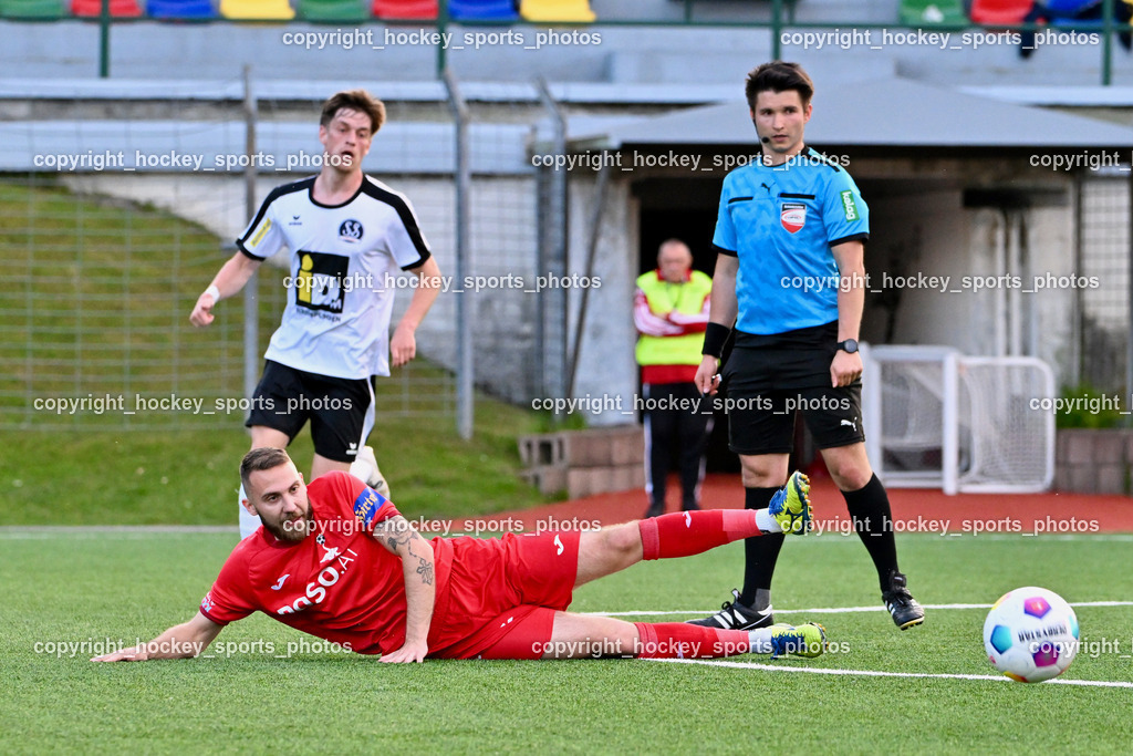 SV Spittal vs. SAK | #10 Yosifov Svetlozar Angelov SAK, #10 Adrian Steurer SV Spittal, Mathias Bodner Referee, SV Spittal vs. SAK, SV Spittal vs. SAK am 24.05.2024 in Spittal an der Drau (Goldeck Stadion), Austria, (Photo by Bernd Stefan)
