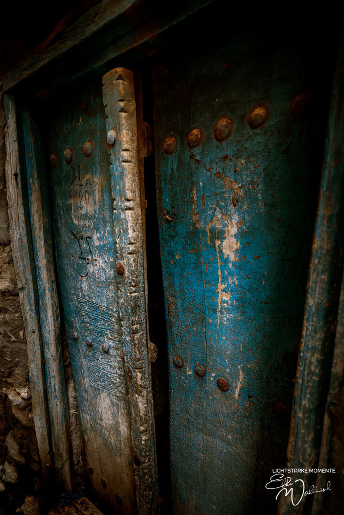 Bergdorf Misfah, Oman | Herzlich willkommen auf meiner Seite! Ich bin Elke Wallnisch, Deine Fotografin für lichtstarke Momente. Der Name steht für alles, was mich mit der Fotografie verbindet: Das Licht und seine machtvolle Wirkung auf eine Situation oder unsere Stimmung - Realisiert mit Pictrs.com