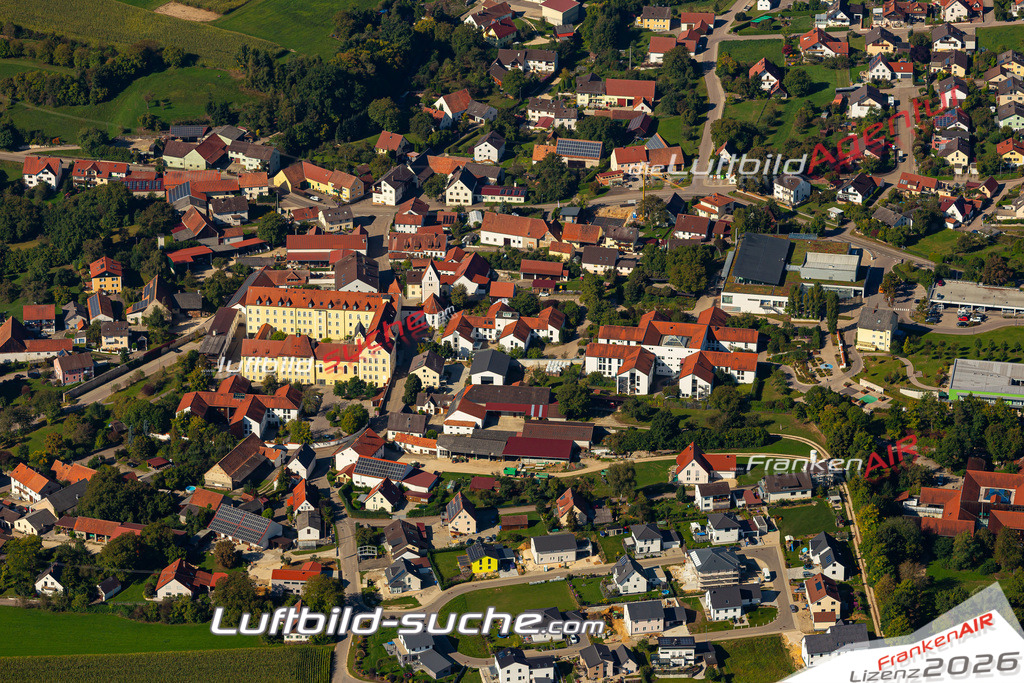 Aktuelles Luftbild von Schweinspoint Marxheim Kauf mit Lizenz / Bildrechten möglich- Die Luftaufnahme wurde 2021 mittels UL-Flugzeug erstellt ( keine Drohne ) - hochauflösende Kamera-Systeme von  Canon -Beste Qualität - Für grossformatige Ausdrucke geeignet. Die Geschenkidee !