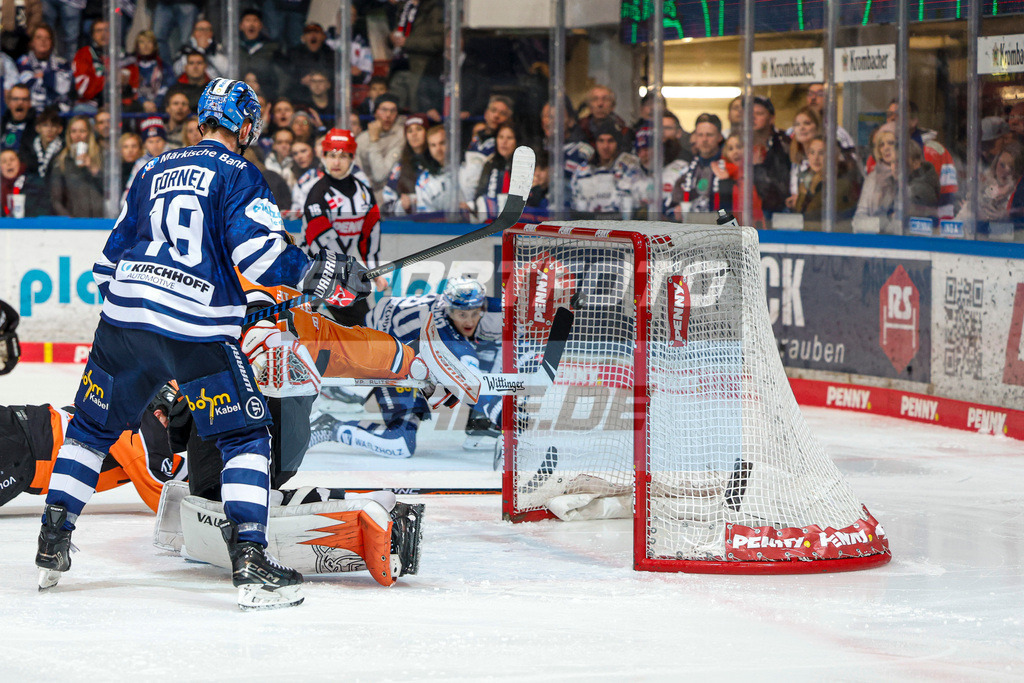 Iserlohn Roosters - Grizzlys Wolfsburg | 
DEL: Iserlohn Roosters - Grizzlys Wolfsburg - Realisiert mit Pictrs.com