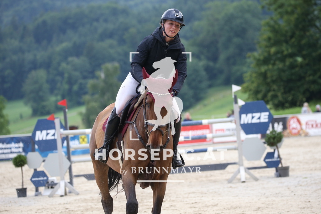 DL2Q2923 | Willkommen bei Brunnmayr - Design & Fotografie – Ihrem Spezialisten für Reitturniere und Pferdeveranstaltungen in Oberösterreich, Salzburg und Bayern! Seit über 17 Jahren sind wir leidenschaftlich dabei.