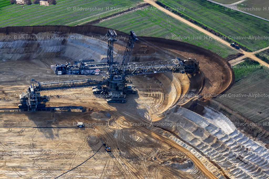 Luftbild Erkelenz _ Jülich _ Hambacher Forst_ Lützerath ist ein Weiler der Stadt Erkelenz Braukohle_ Tagebau_Garzweiler-8654 | Luftbildfotografie Hermann Klöpper - Realisiert mit Pictrs.com
