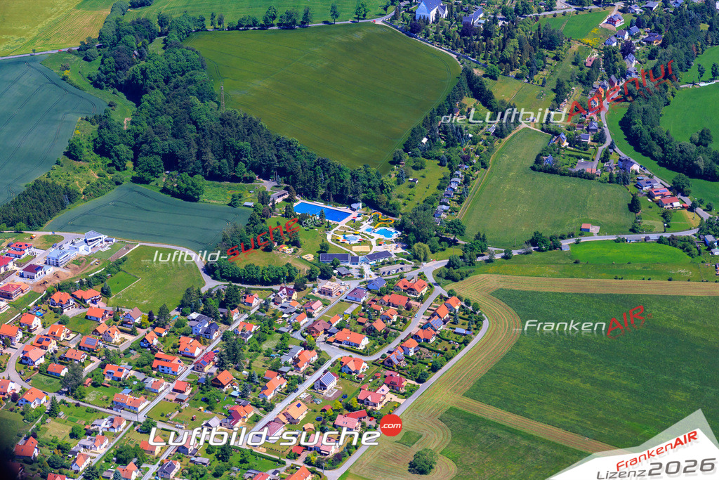 Die Luftaufnahme der Stadt Schleiz wurde vom UL-Flugzeug heraus erstellt ( keine Drohne )- hohe Auflösung für beste Qualität