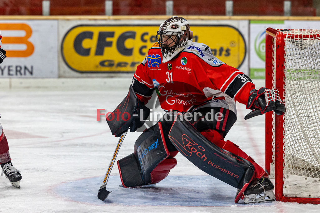 TSV Peißenberg Miners vs ESV Buchloe Pirates | Eishockey Bayernliga 2023/2024, TSV Peißenberg Miners vs ESV Buchloe Pirates,
Korbinian SERTL (Miners Goali 31) in Aktion,
2023-11-10 in Peißenberg (Eisstadion)
31 Korbinian SERTL (Miners Goali 31)
Copyright: WolfgangxLindner foto-lindner.de