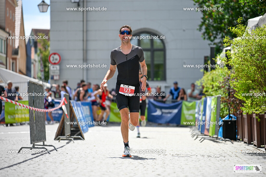 SZI_7040 | Stadttriathlon Erding 2025. #yourpictrs #sportshot_your_pictrs @Sportshotphotography #stadttriathlonerding Copyright: www.sportshot.de